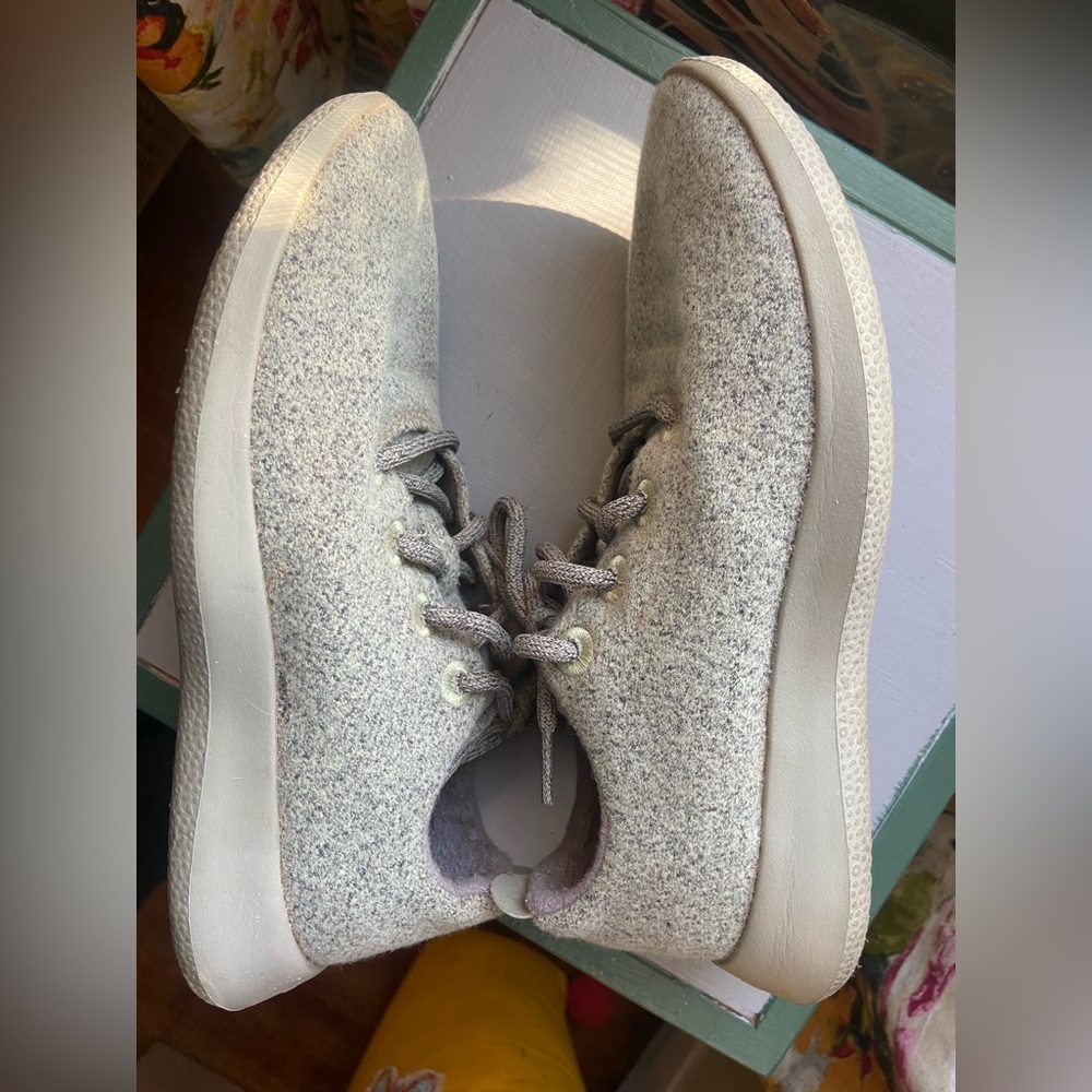 Allbirds Women's Wool Runners - Hazy Pine (Hazy Pine Sole)
Size: 9